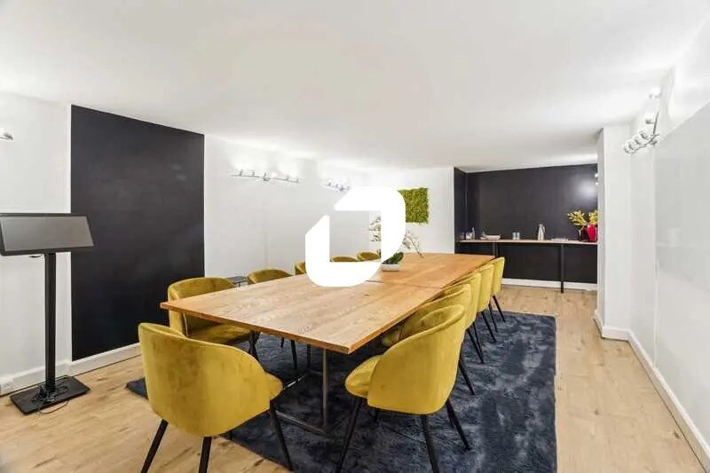 16 Passage Du Chemin De Fer, Orsay for lease - Interior Photo - Image 2 of 13