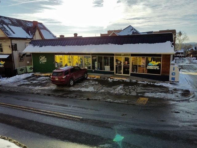 2045 University Ave, Morgantown, WV for sale - Building Photo - Image 2 of 15