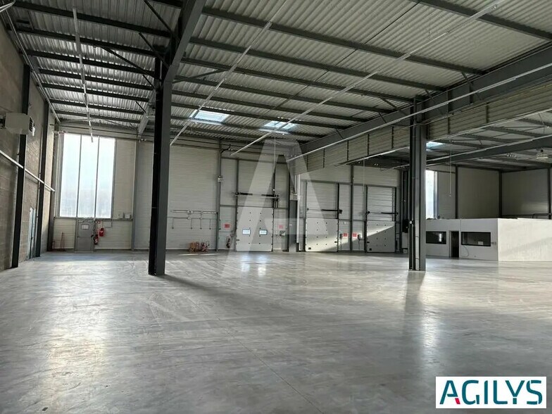 Industriel dans Les Ulis à louer - Photo du bâtiment - Image 2 de 8