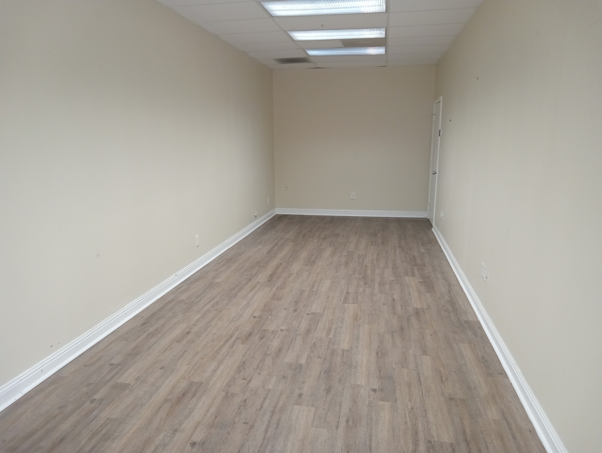 7602 Waters Ave, Savannah, GA à louer Photo intérieure- Image 1 de 4