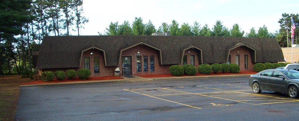 4949 Kirschling Ct, Stevens Point, WI for lease - Primary Photo - Image 1 of 7