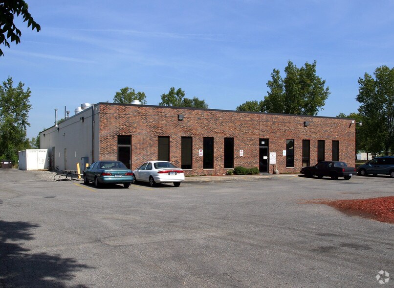 441-463 44th St SE, Grand Rapids, MI for lease - Building Photo - Image 1 of 5