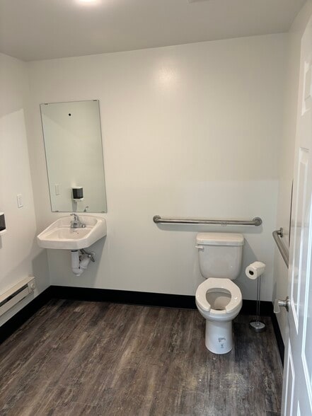 6211 34th Ave NW, Rochester, MN for lease - Interior Photo - Image 3 of 3