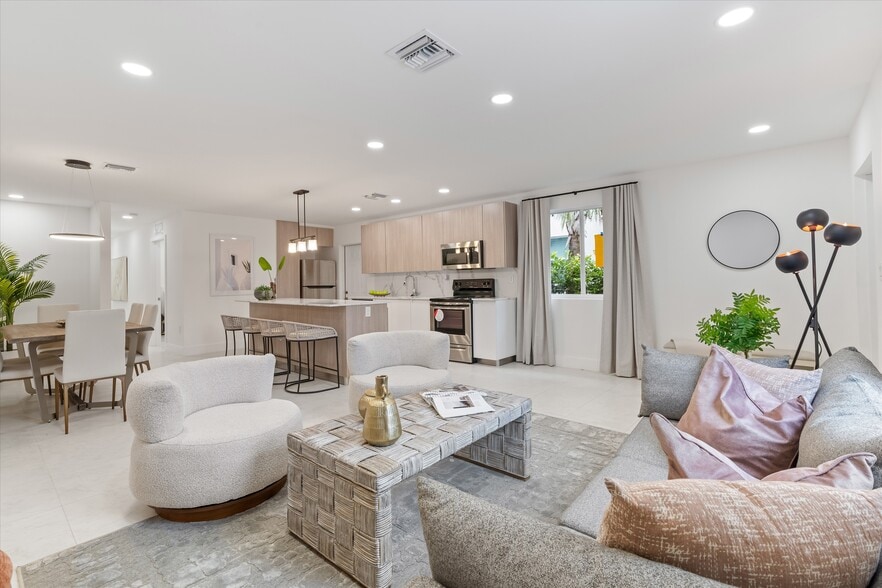 1212 NW 6th Ct, Fort Lauderdale, FL à vendre - Photo intérieure - Image 2 de 24