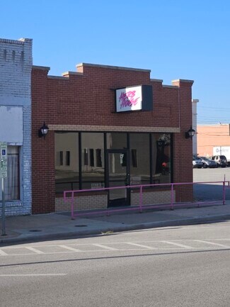 Plus de détails pour 215 E Randolph Ave, Enid, OK - Commerce de détail à louer