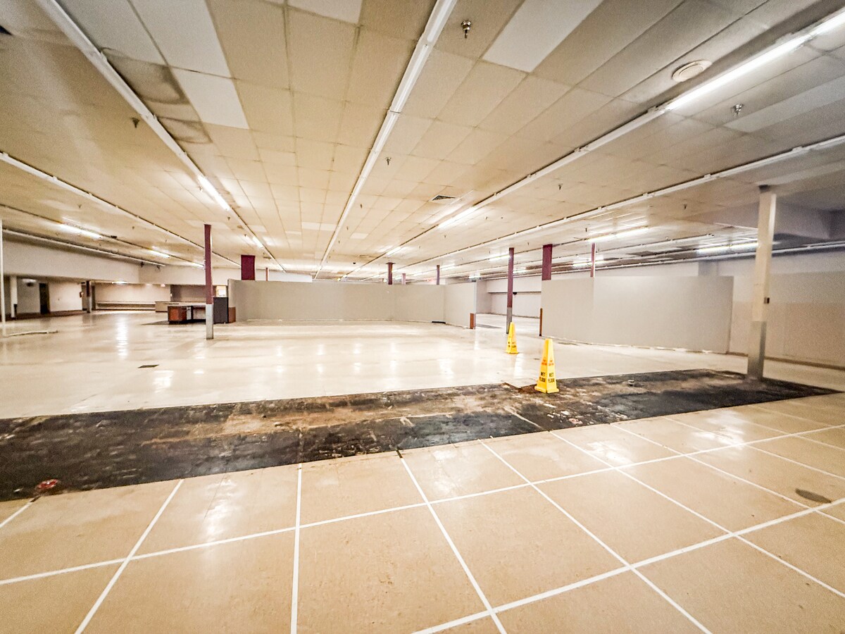 1701 Lincoln Hwy, North Versailles, PA for lease Interior Photo- Image 1 of 3