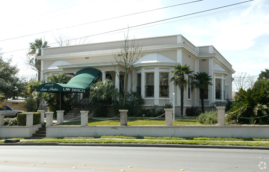 1919 San Pedro Ave, San Antonio, TX à louer - Photo du b timent - Image 2 de 9