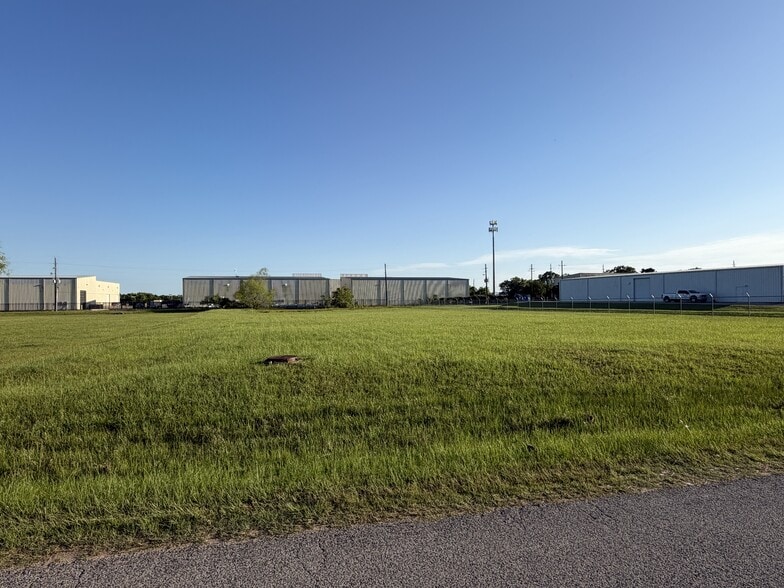 41057 Park 290 Dr, Waller, TX for sale - Building Photo - Image 2 of 8