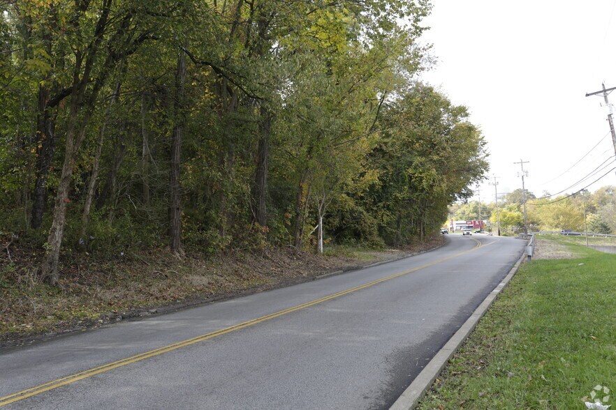 1345 Yost Blvd, Pittsburgh, PA à louer - Photo du bâtiment - Image 2 de 2