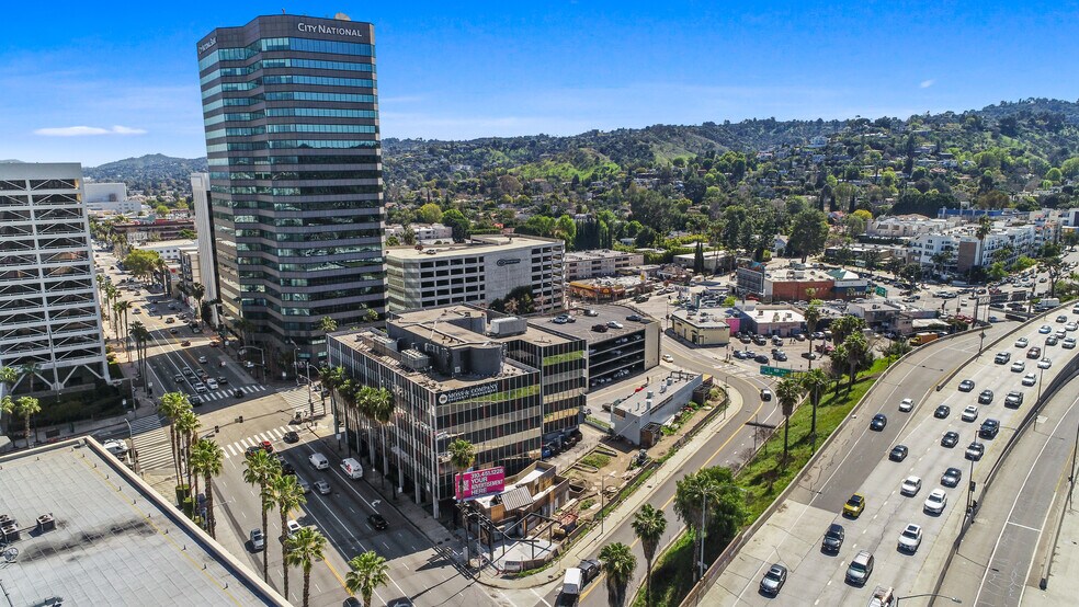 15322 Ventura Blvd, Sherman Oaks, CA à louer - Photo du bâtiment - Image 2 de 7