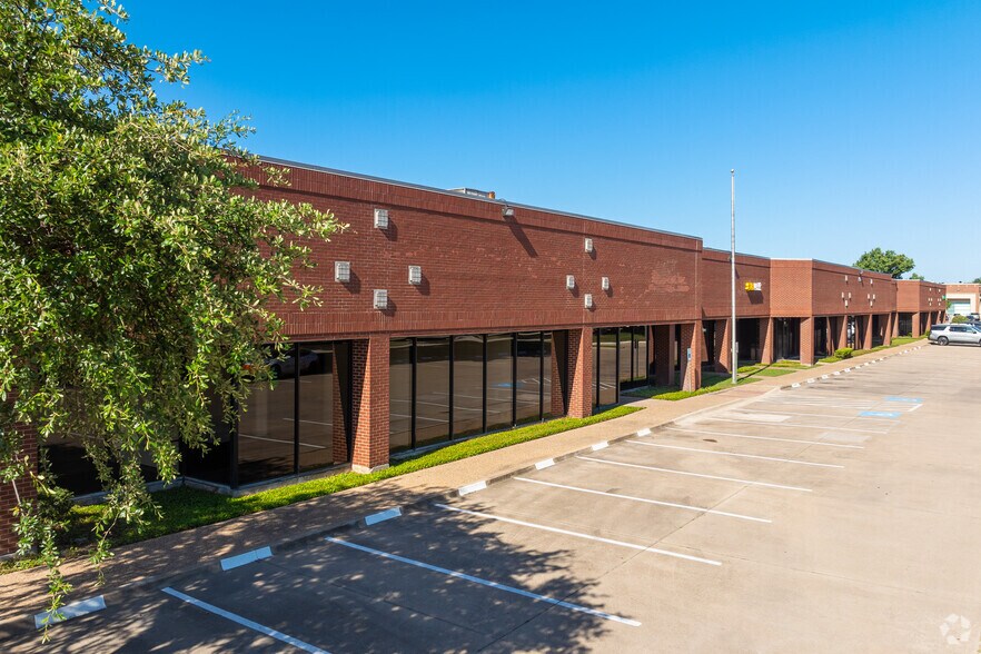 14500 Trinity Blvd, Fort Worth, TX à louer - Photo du bâtiment - Image 3 de 20