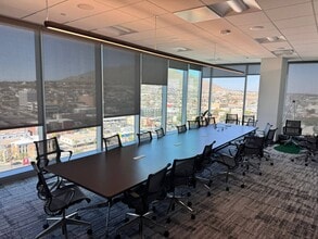 601 N Mesa St, El Paso, TX à louer Photo intérieure- Image 2 de 13