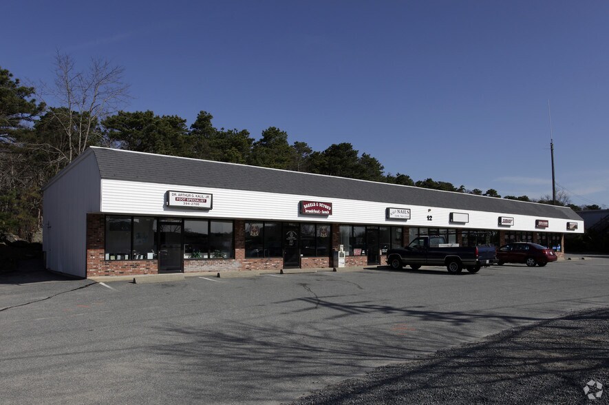 Cape Cod Retail Portfolio portefeuille de 3 propriétés à vendre sur LoopNet.ca - Photo du bâtiment - Image 2 de 4