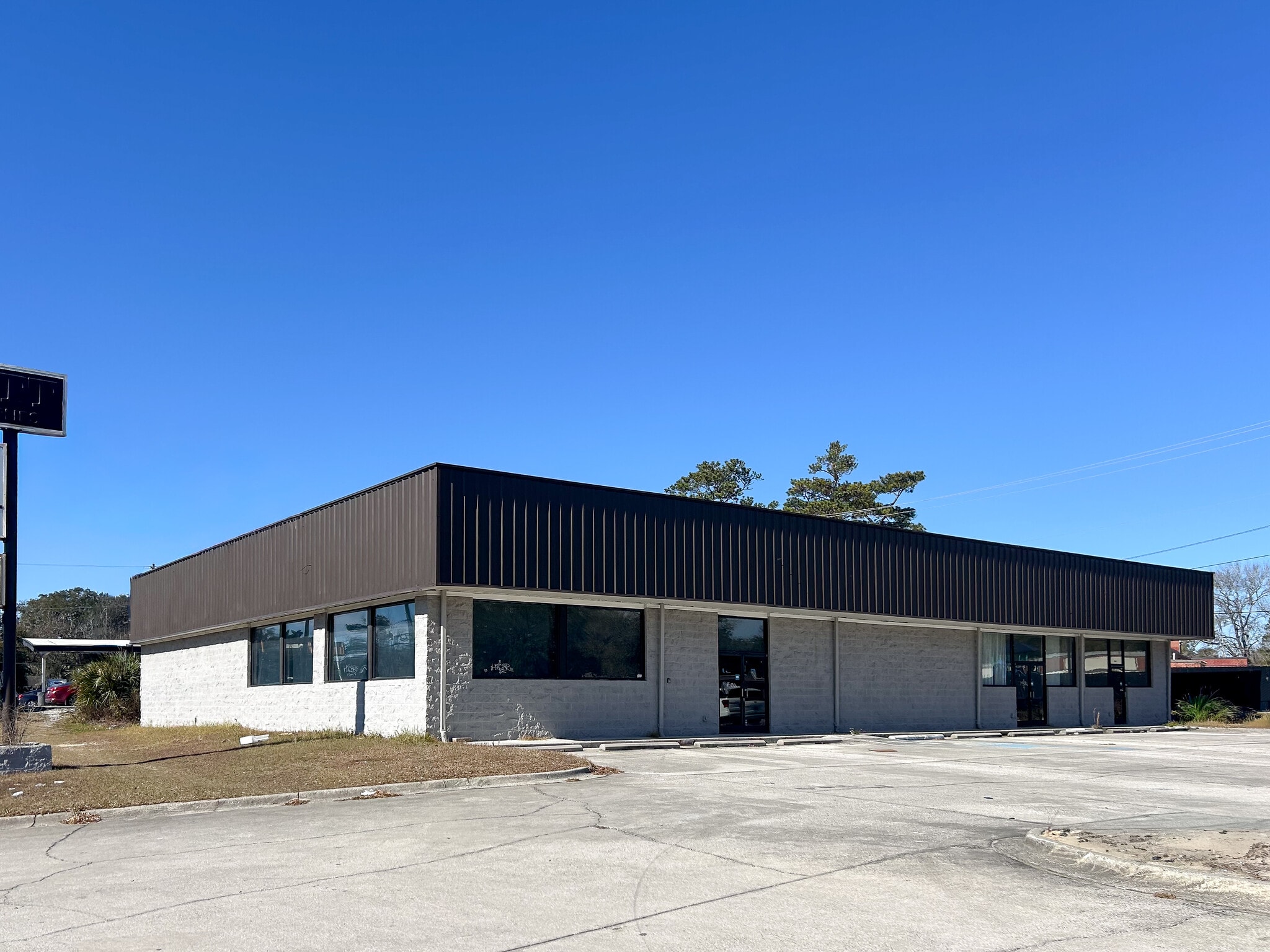 38 W De Renne Ave, Savannah, GA for sale Building Photo- Image 1 of 14