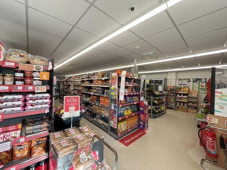 335-337 Woodbridge Rd, Ipswich à louer - Photo du bâtiment - Image 2 de 3