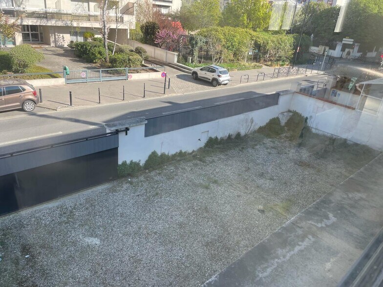 Local d'activités dans Courbevoie à vendre - Photo du bâtiment - Image 3 de 16