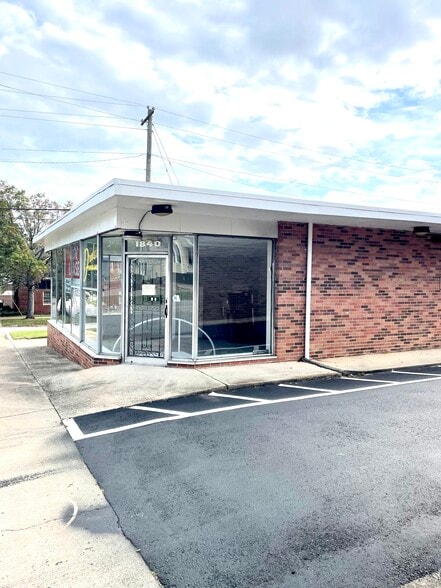 1840 Hampton St, Columbia, SC for lease - Building Photo - Image 2 of 9