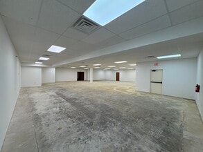 2636 Walnut Hill Ln, Dallas, TX for lease Interior Photo- Image 2 of 4