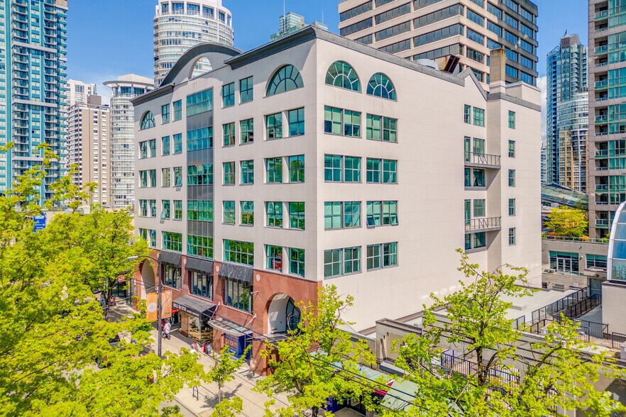 1145-1155 Robson St, Vancouver, BC à louer - Photo du bâtiment - Image 1 de 4