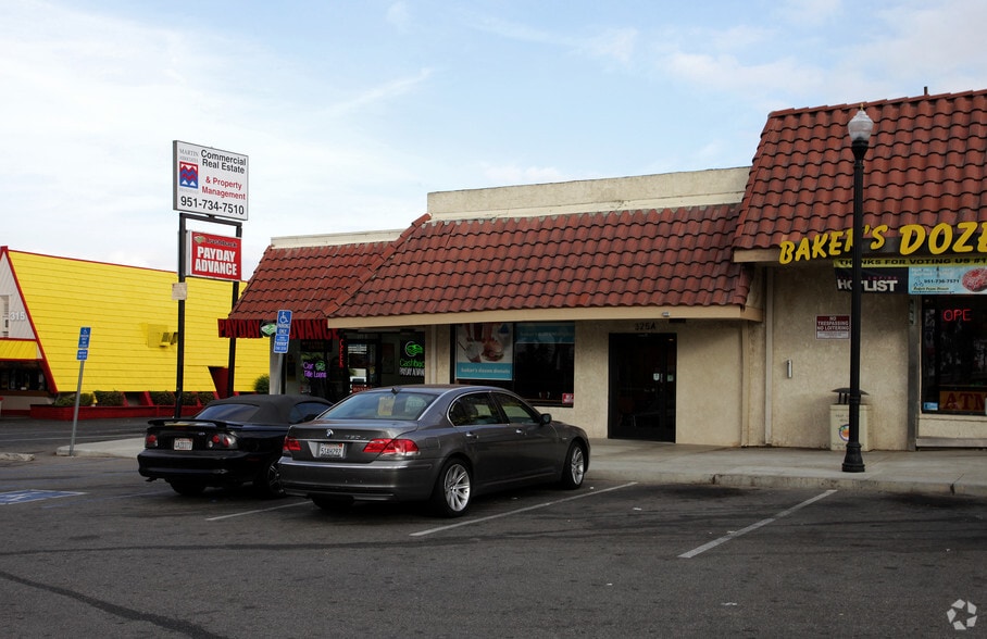 325 S Main St, Corona, CA for lease - Building Photo - Image 2 of 2