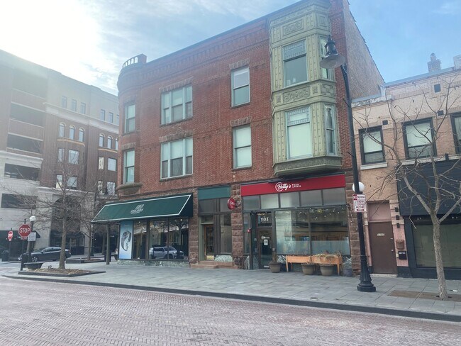 Plus de détails pour 1101-1103 S Blvd, Oak Park, Oak Park, IL - Commerce de détail à vendre