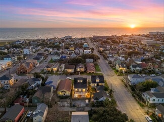More details for 1322 Avenue L, Galveston, TX - Multifamily for Sale