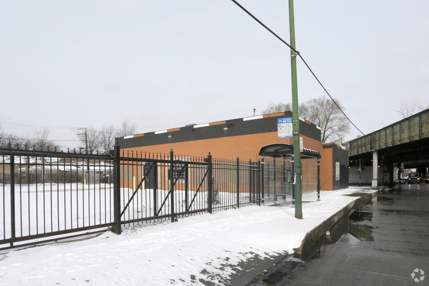 3900 S Western Ave, Chicago, IL for lease - Building Photo - Image 2 of 3