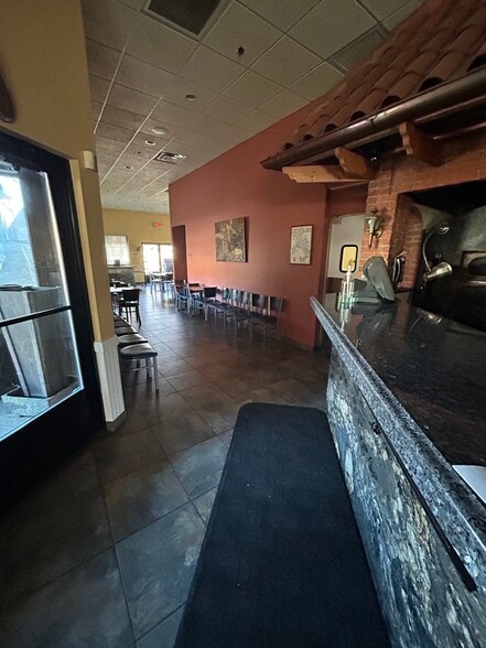 580 Wolcott St, Waterbury, CT for lease - Interior Photo - Image 2 of 5