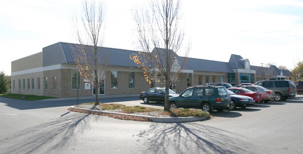 419 Village Dr, Carlisle, PA à vendre - Photo du bâtiment - Image 2 de 3