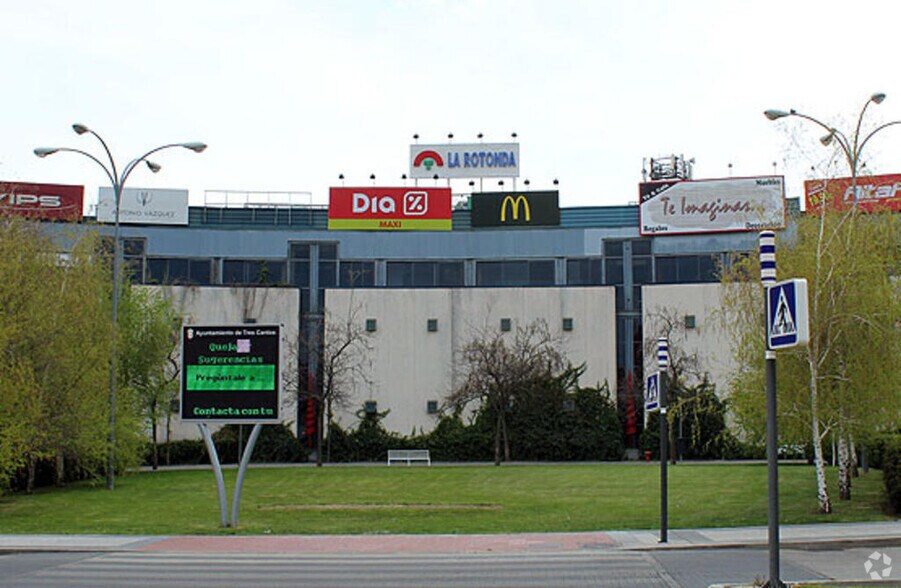 Plaza Toro del, 1, Tres Cantos, Madrid à louer - Photo principale - Image 1 de 11