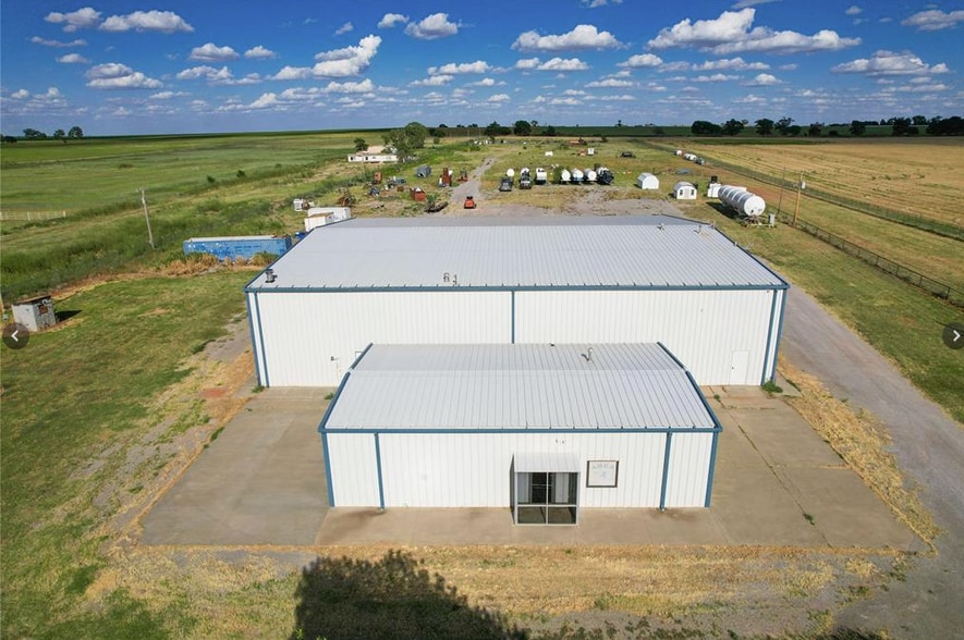 11566 N 1970 Rd, Elk City, OK à vendre - Photo du bâtiment - Image 2 de 7