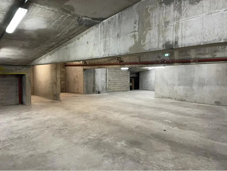 Industrial in Courbevoie for sale - Building Photo - Image 3 of 6
