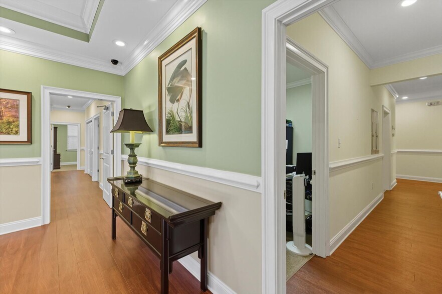 2565 Barrington Cir, Tallahassee, FL à vendre - Photo du bâtiment - Image 2 de 34