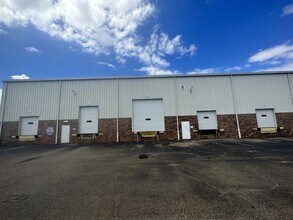 4250-4276 Strausser St NW, Canton, OH for lease Interior Photo- Image 1 of 4