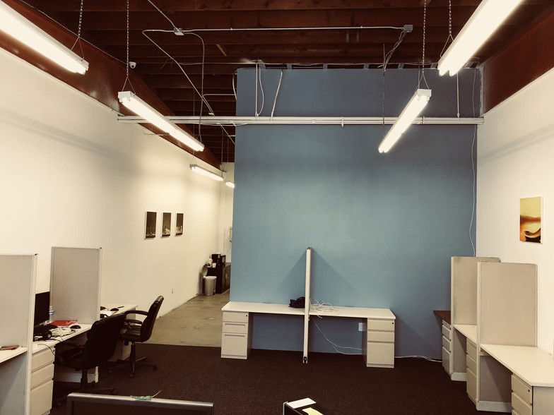 13161-13165 Sherman Way, North Hollywood, CA for lease - Interior Photo - Image 3 of 11