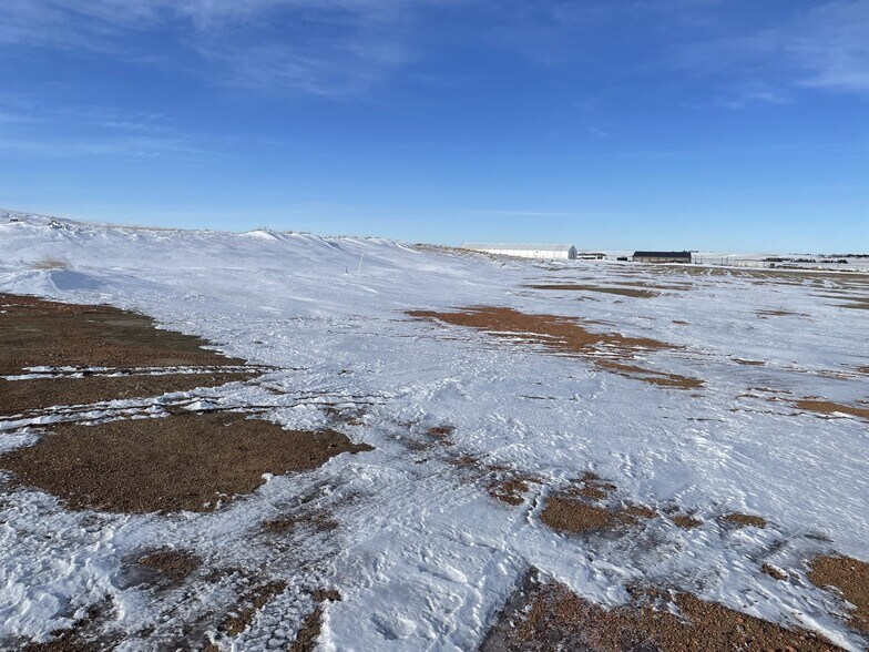 10935 27J St SW, Dickinson, ND à vendre - Photo du bâtiment - Image 2 de 3