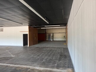 Plus de détails pour 304 W Mcartor Rd, Dodge City, KS - Bureau/Commerce de détail à louer