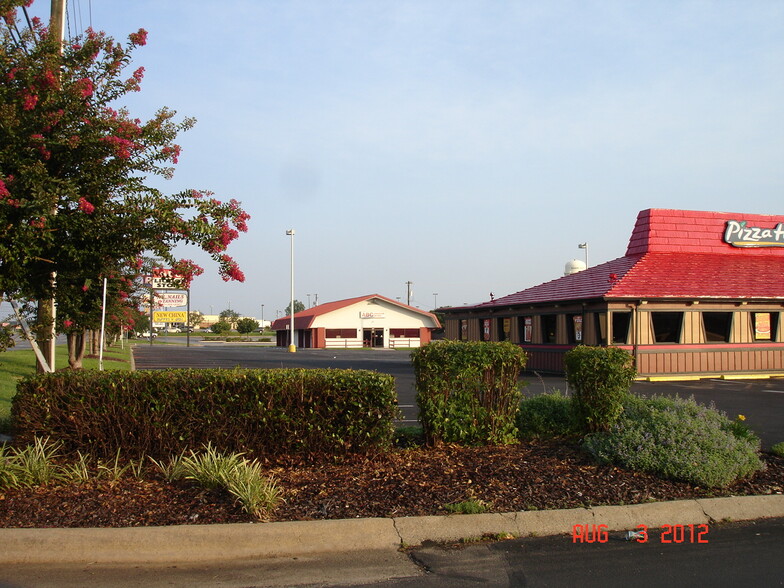 1720-1744 Julian R Allsbrook Hwy, Roanoke Rapids, NC for lease - Building Photo - Image 3 of 8