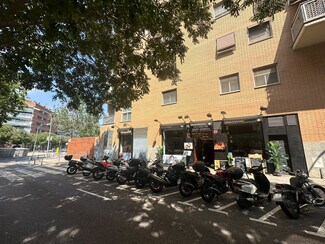 Plus de détails pour Multi-résidentiel à vendre