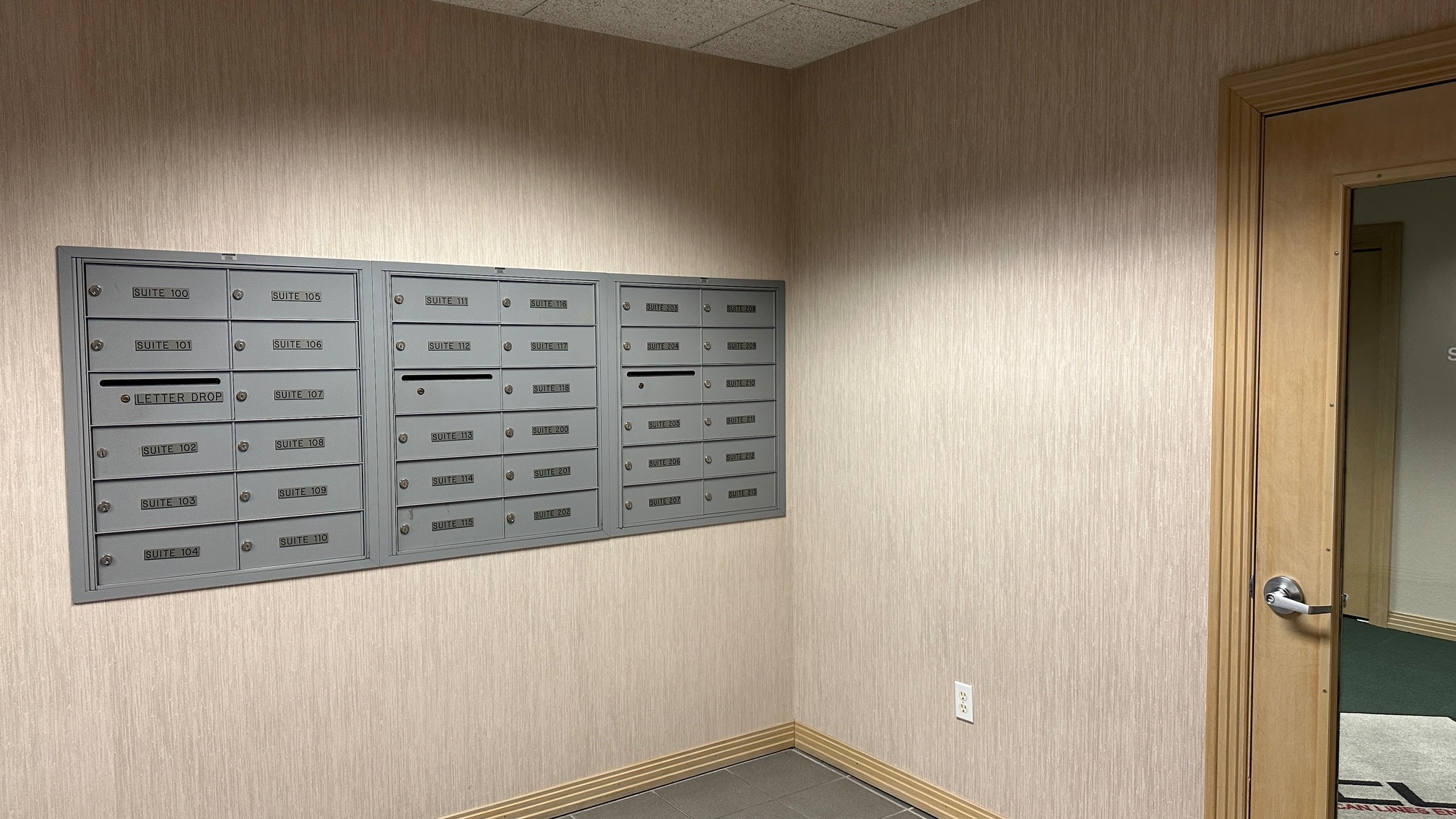 N922 & N926 Tower View Dr, Greenville, WI for lease Lobby- Image 1 of 3