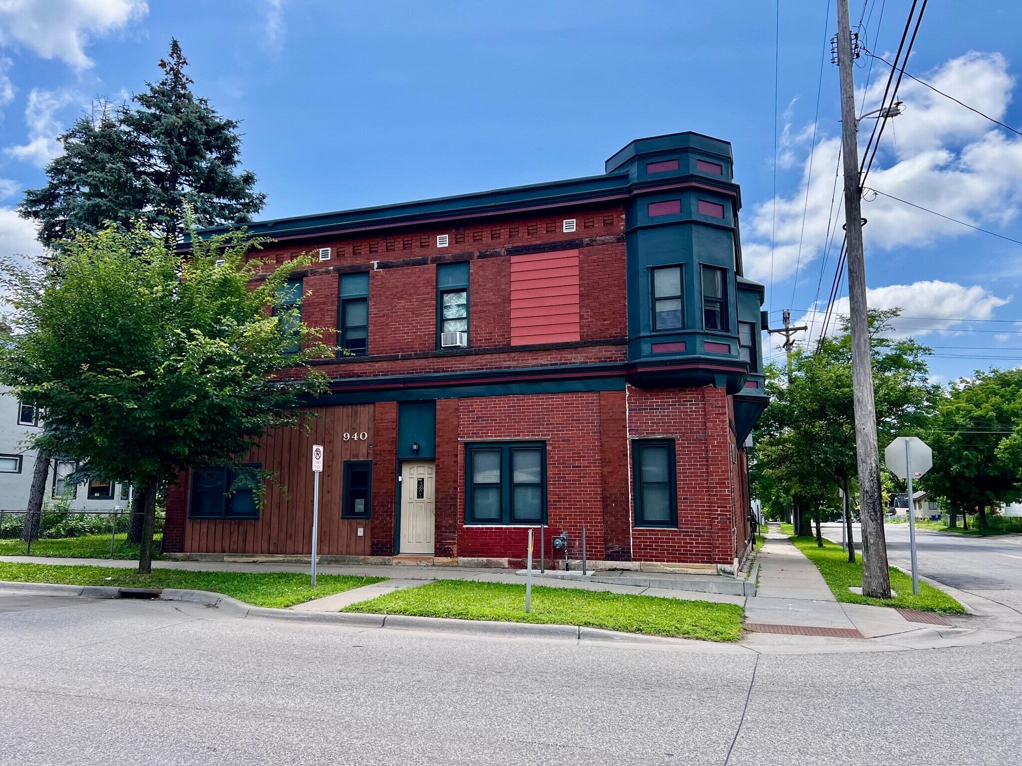 940 3rd St E, Saint Paul, MN for sale Primary Photo- Image 1 of 46