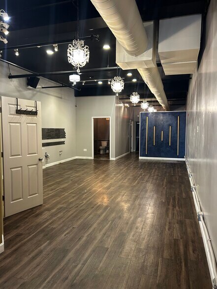 1571 Atwood Ave, Johnston, RI à louer - Photo du bâtiment - Image 2 de 14