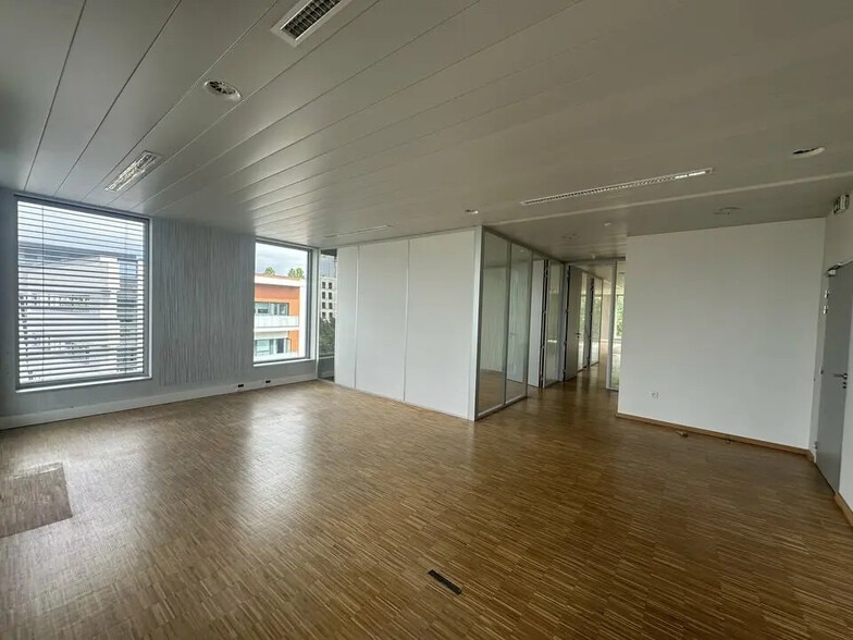 Office in Schiltigheim for lease - Interior Photo - Image 3 of 10