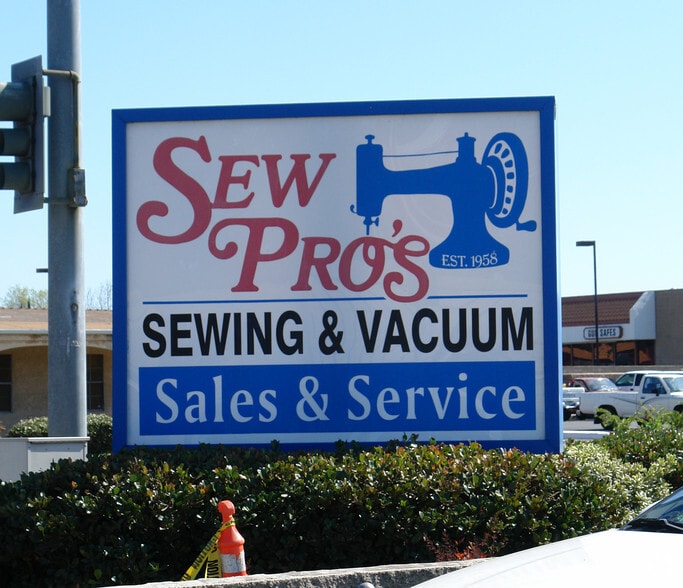 393 Broadway, El Cajon, CA for lease - Building Photo - Image 2 of 4