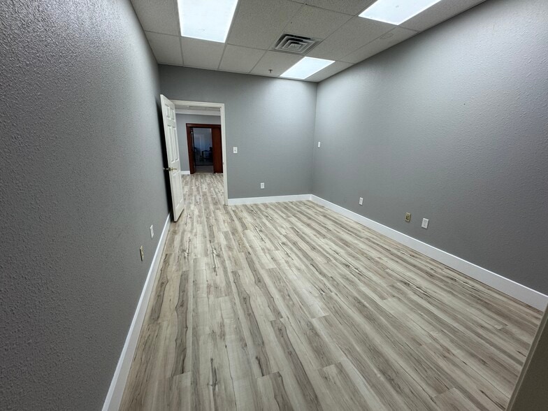 515 W Southlake Blvd, Southlake, TX for lease - Building Photo - Image 3 of 5