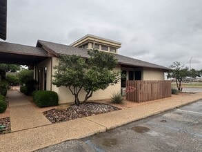 1219 E South 11th St, Abilene, TX à louer Photo intérieure- Image 1 de 8