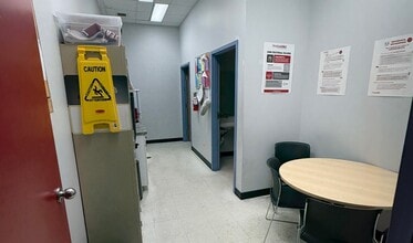 3126 Clarence Av S, Saskatoon, SK for lease Interior Photo- Image 2 of 5