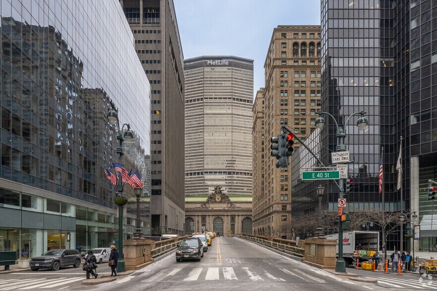 200 Park Ave, New York, NY à louer - Photo du bâtiment - Image 3 de 15