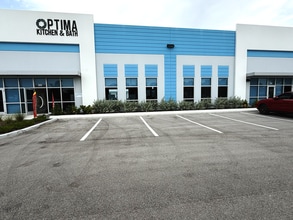16200 Ben Hill Griffin Pky, Fort Myers, FL à louer Photo du bâtiment- Image 1 de 5