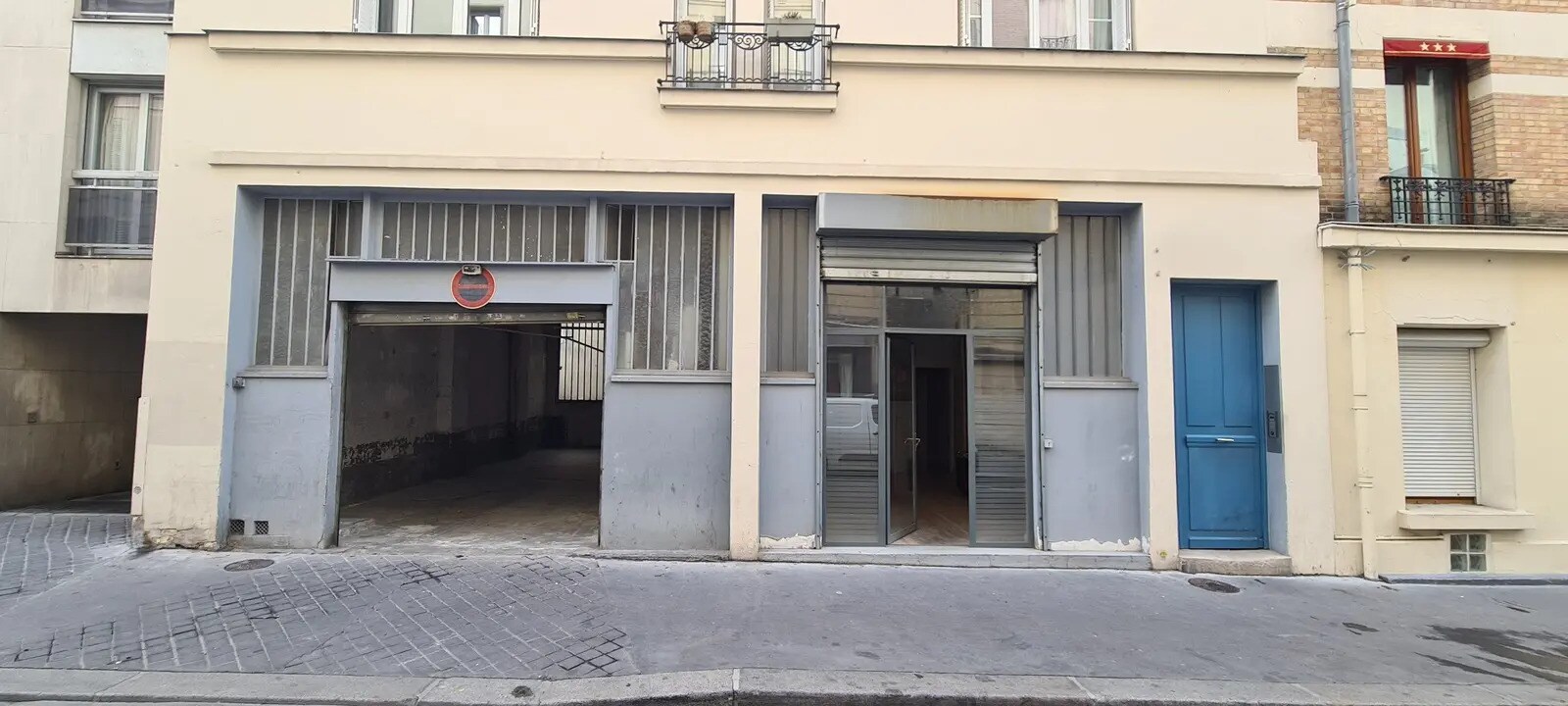 Immeuble residentiel dans Paris à vendre Photo du bâtiment- Image 1 de 12